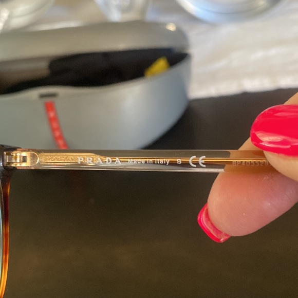 Prada frames - Picture 12 of 12